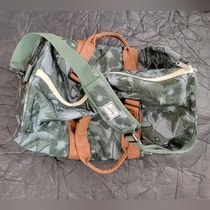 Herschel Novel Duffle in Green Tropic